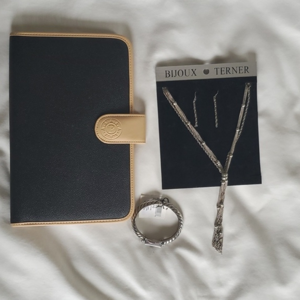 3 pc Bijoux Terner jewelry set with organizer